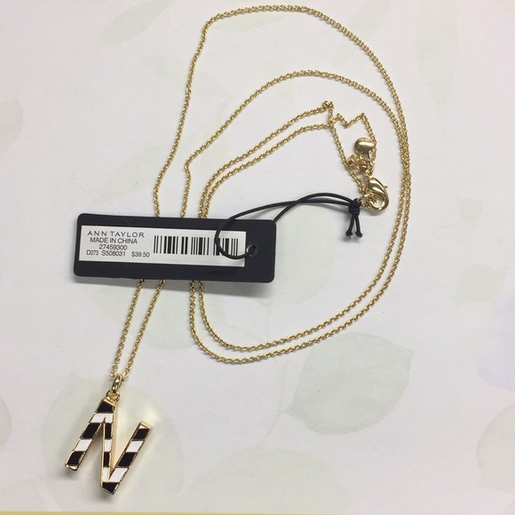 Ann Taylor Initial ‘N’ Necklace - Picture 3 of 3